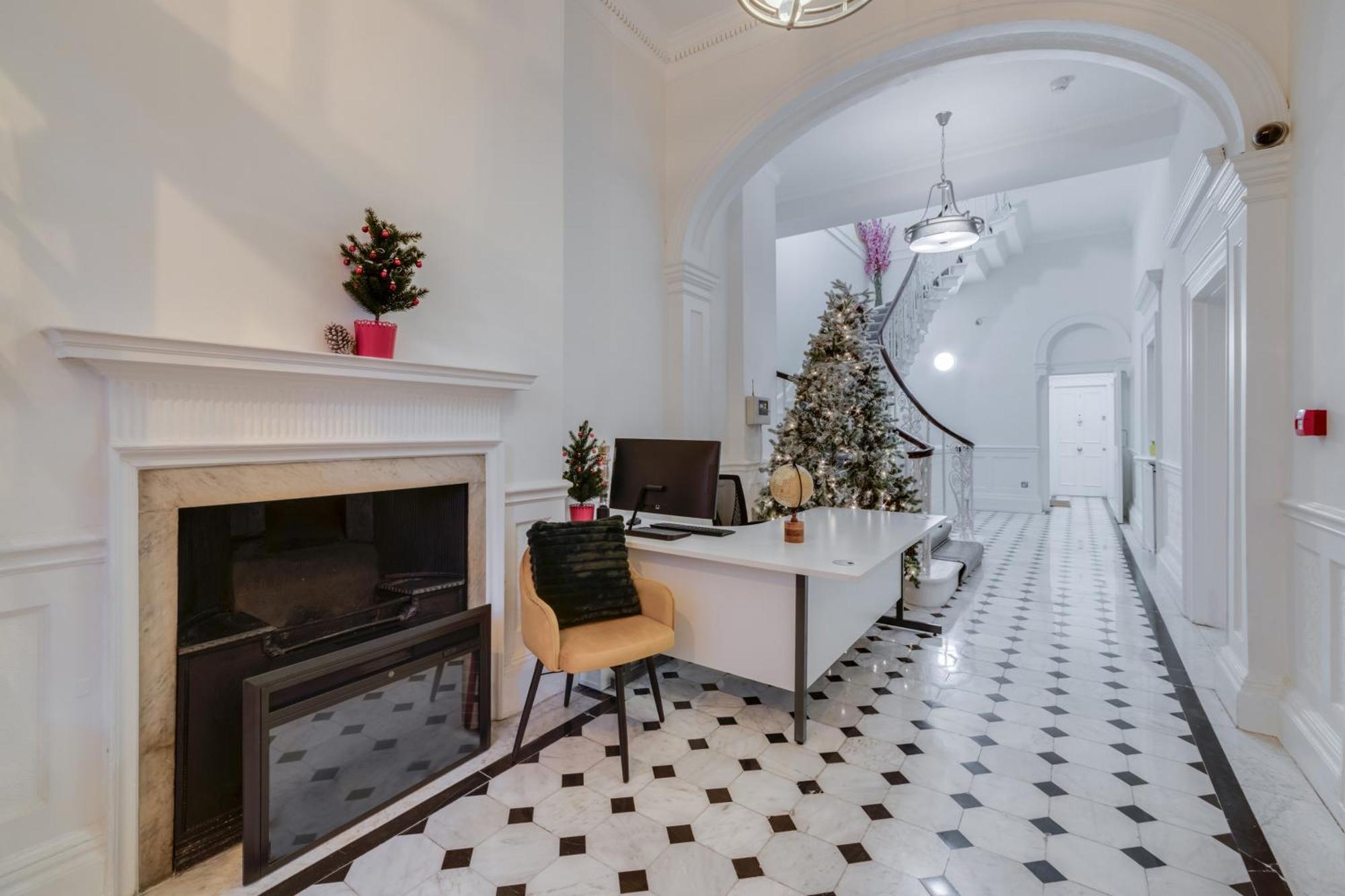 Luxury London 3 Bedroom Duplex With Pool Table - 4Hs Εξωτερικό φωτογραφία